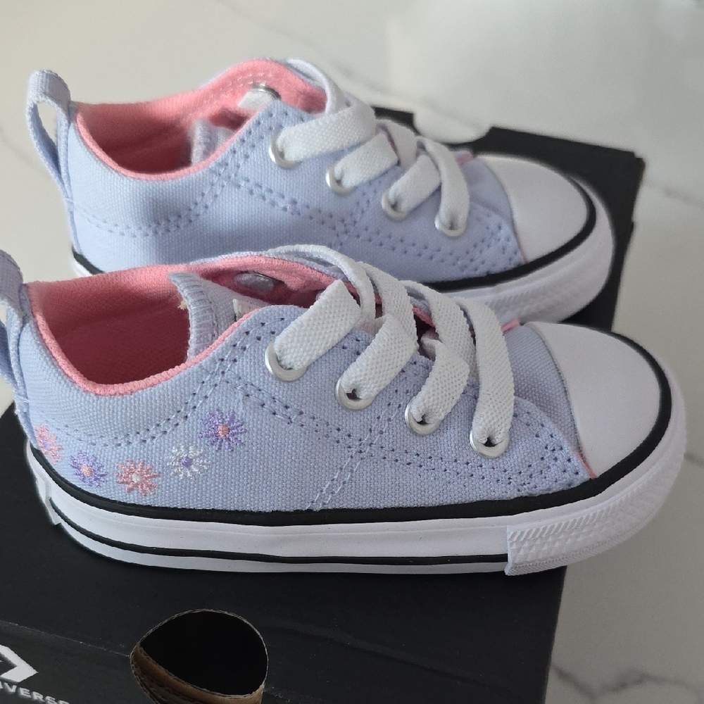 NEW Converse Chuck Taylor All Star Madisons - Size 5